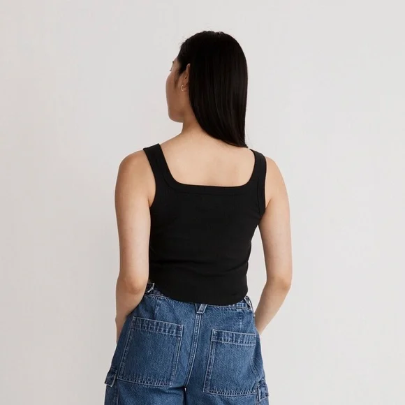 The Tailored Crop Tank in Sleekhold - Picture 6 of 6